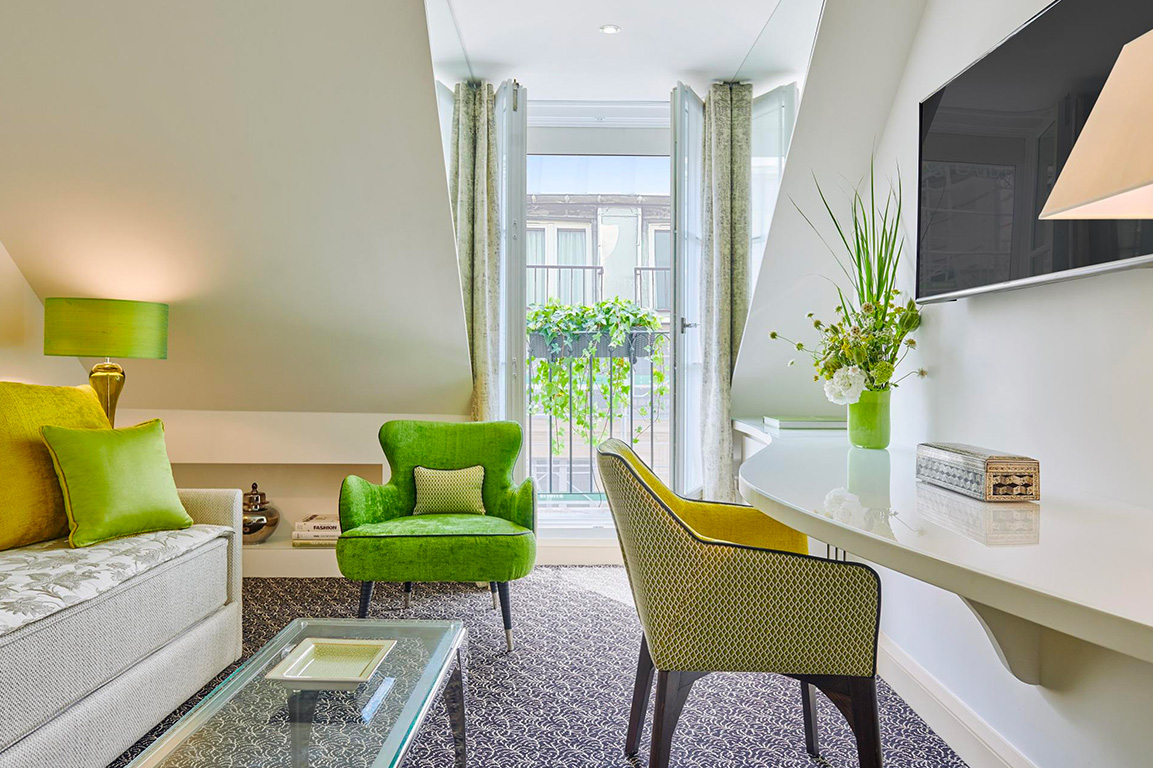 burgundy-suite501-1web